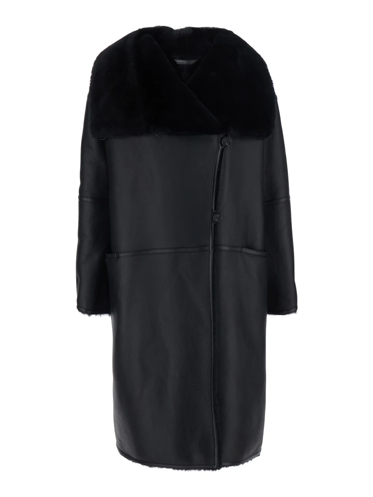 Black Coat with removable fur collar and button closure on the front in leather for women