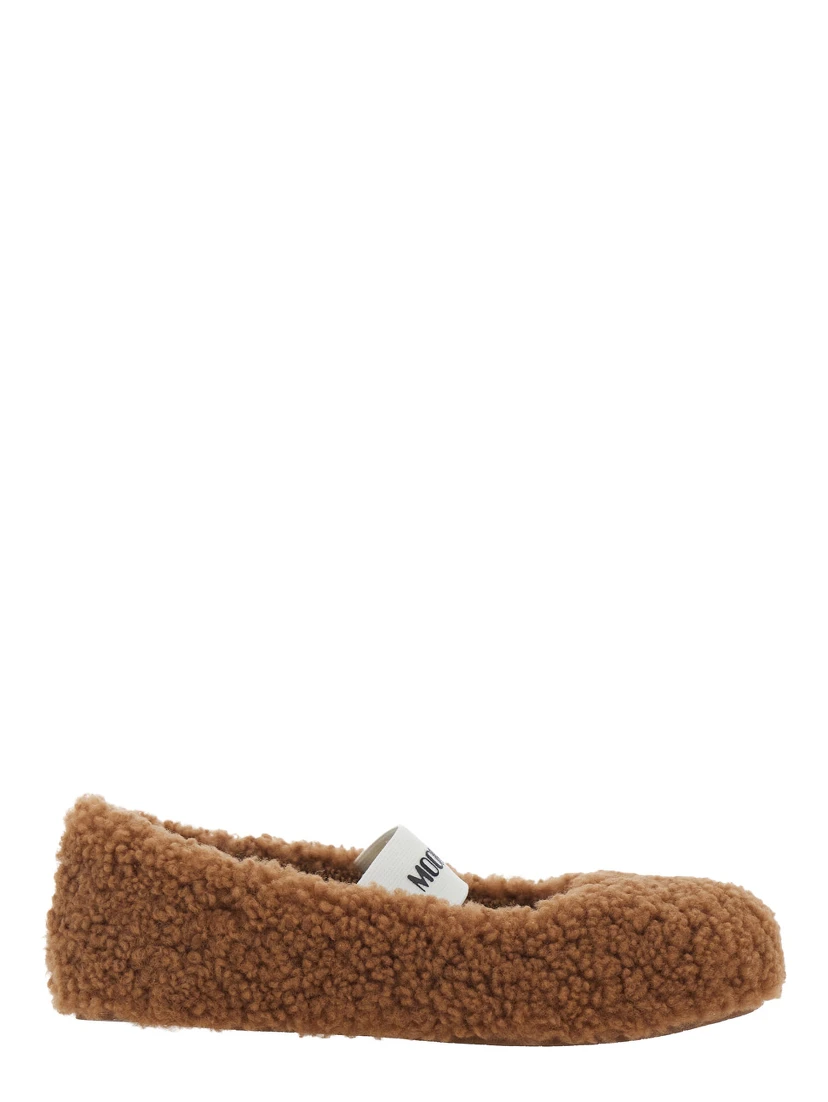 Ballet shoes with shearling details and brown rubber sole woman
