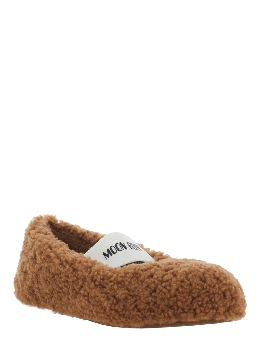 Ballet shoes with shearling details and brown rubber sole woman
