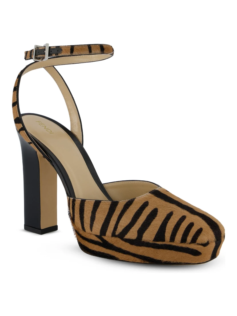 Fendi Flat shoes Beige/black