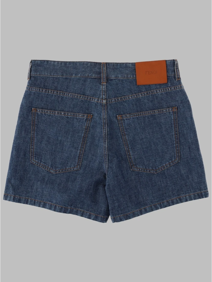 SHORTS IN DENIM
