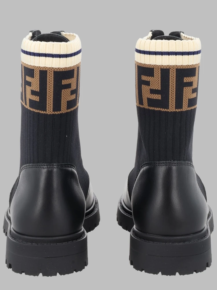 Stivale con dettaglio in maglia FF alternative