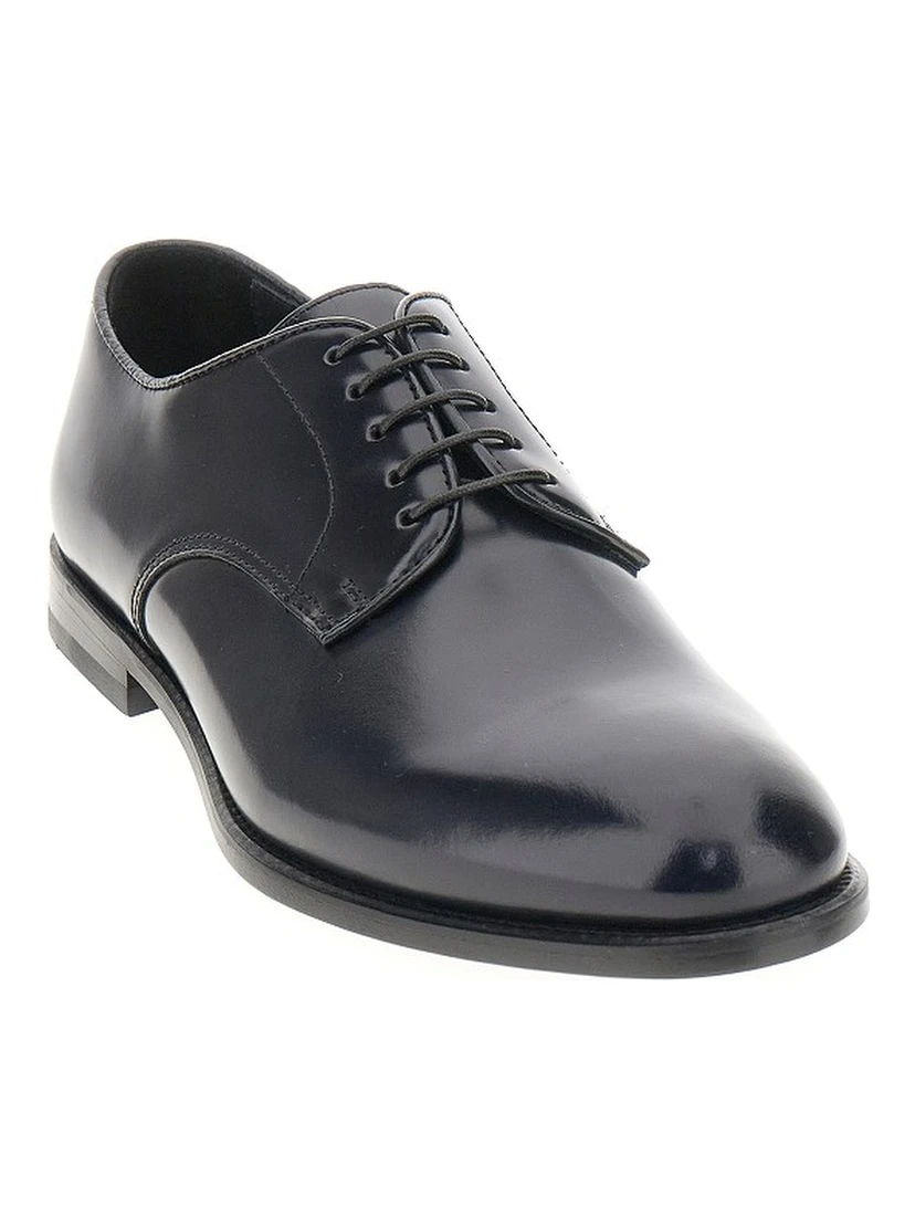 Brushed leather laced shoes