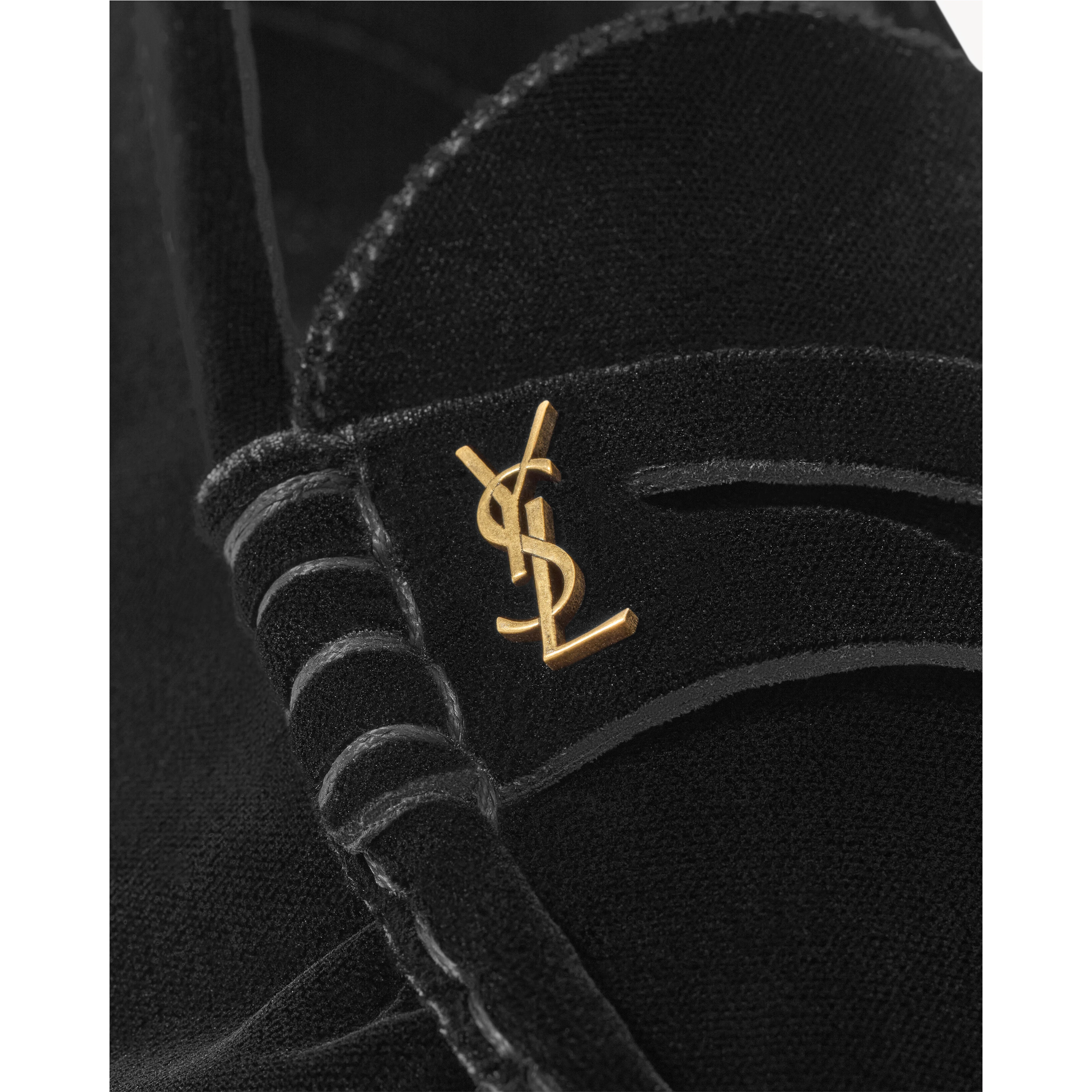 Saint Laurent Flat shoes