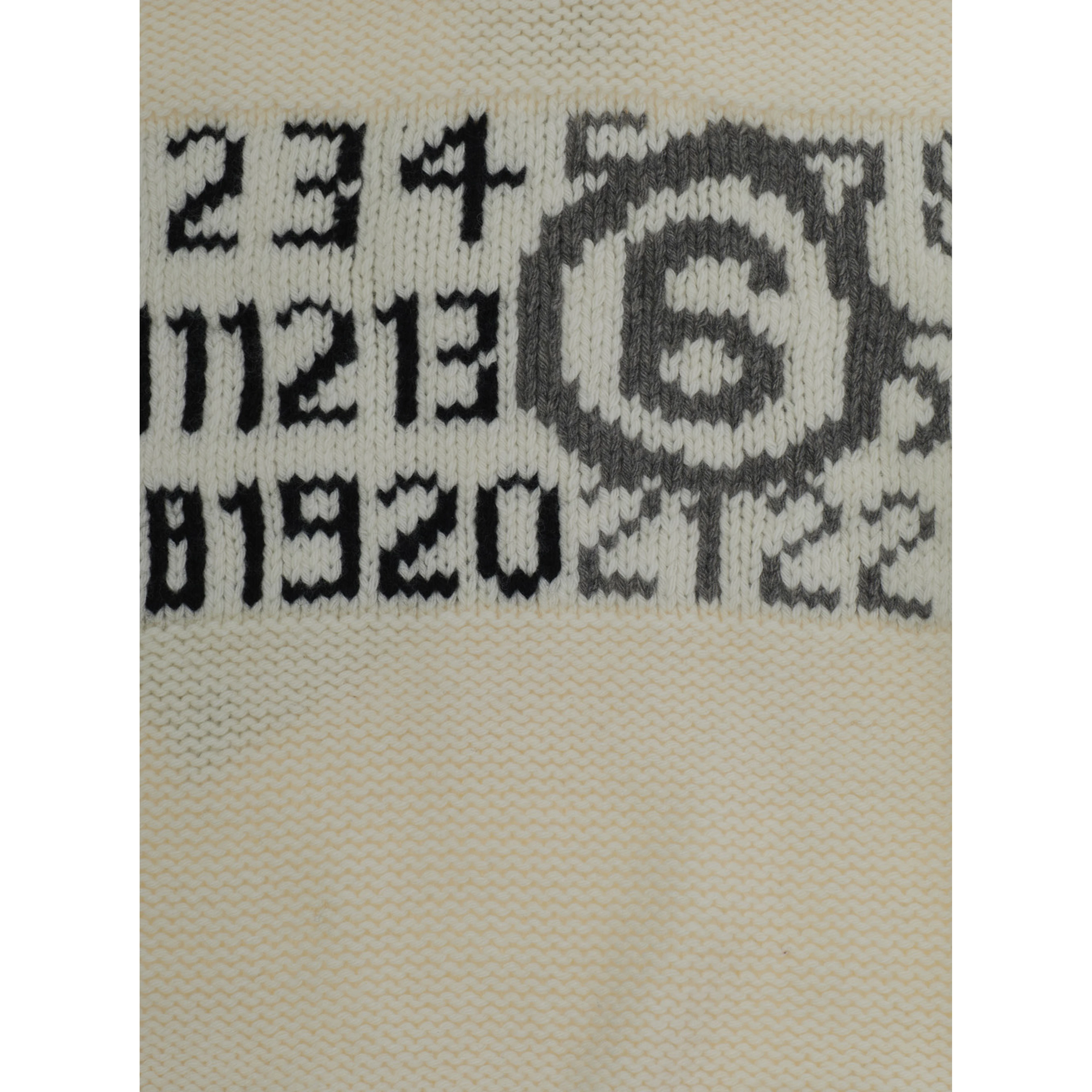 M61048MM08VMM6K62UM6101 is a sweater with a round neckline and long sleeves made of Wool and Nylon in Light blue for Boy