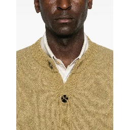 Amaranto Sweaters