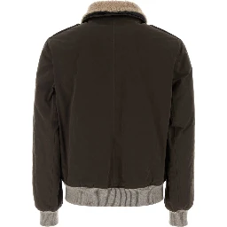 WATER RESISTANT OUTERWEAR