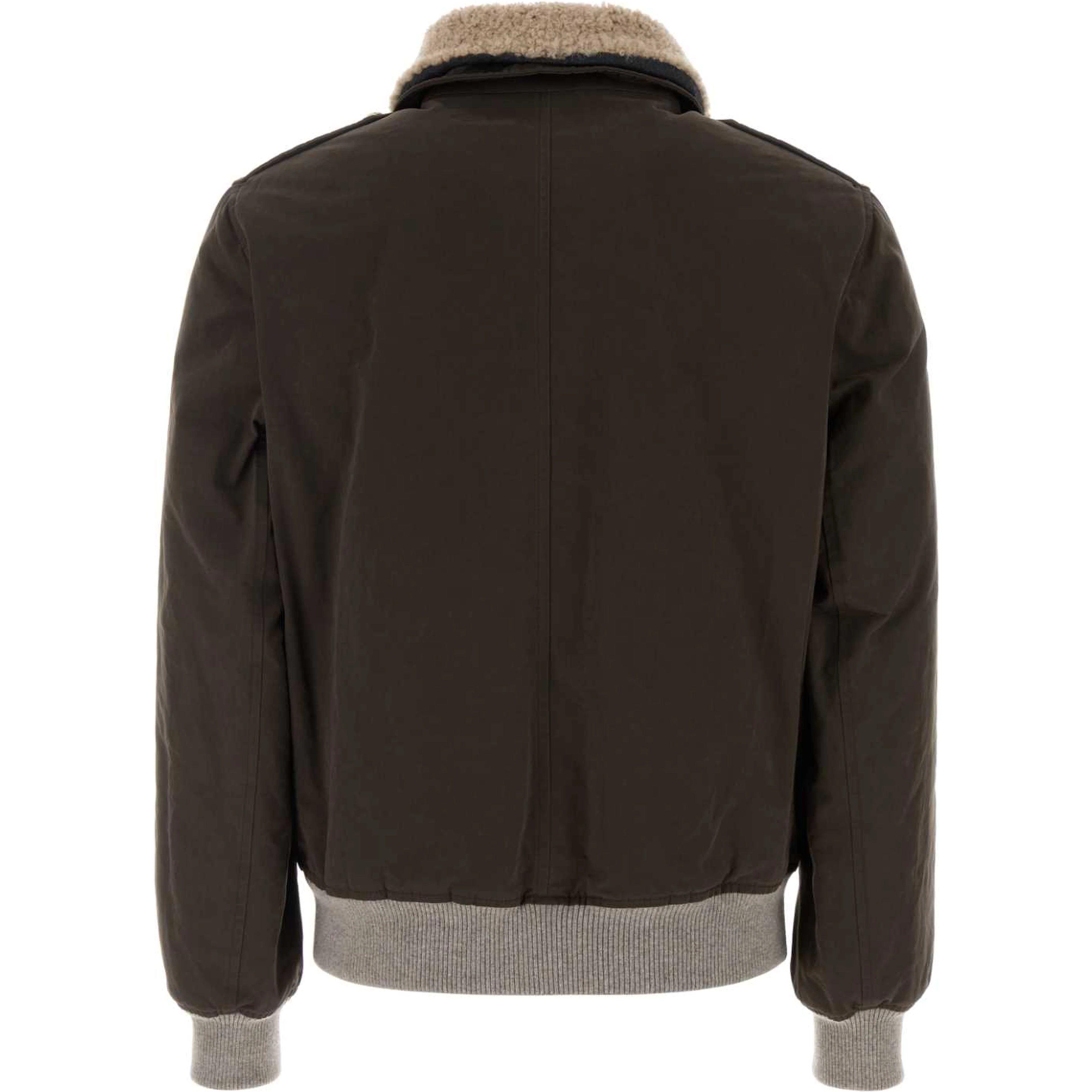 WATER RESISTANT OUTERWEAR