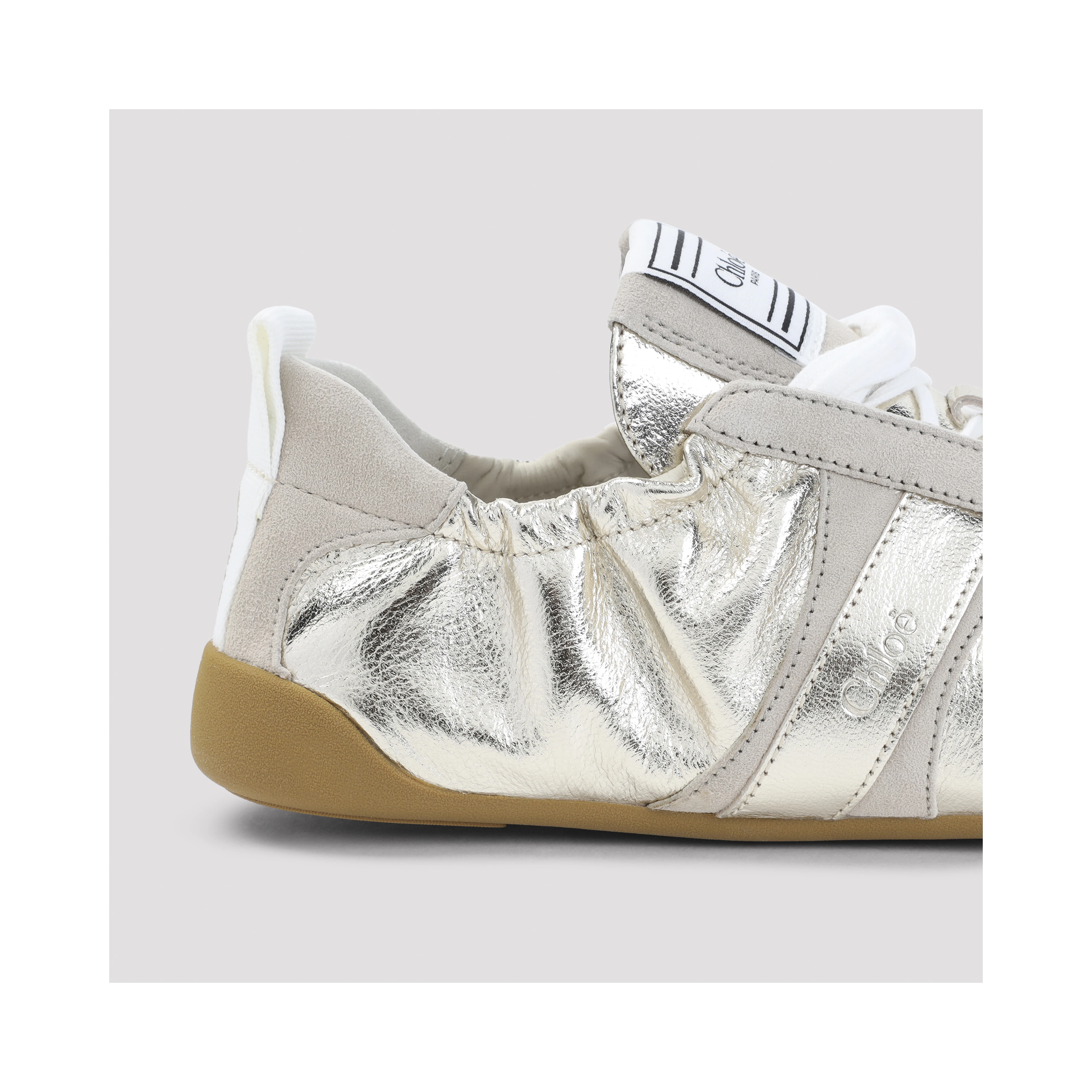 KICK SNEAKERS