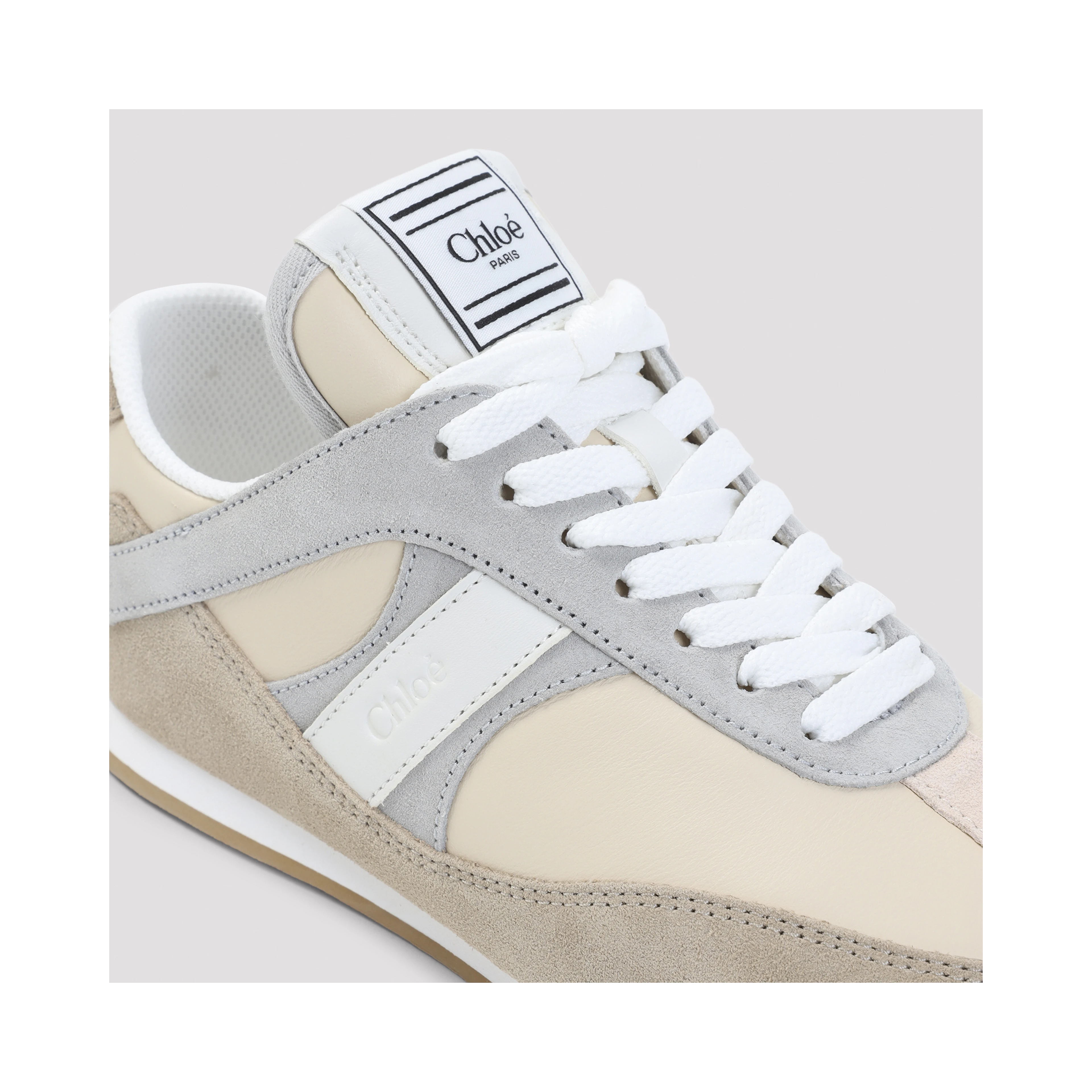 KICK SNEAKERS