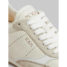 Sneakers in smooth leather and suede