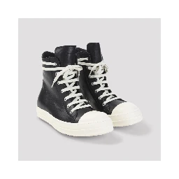 SNEAKS