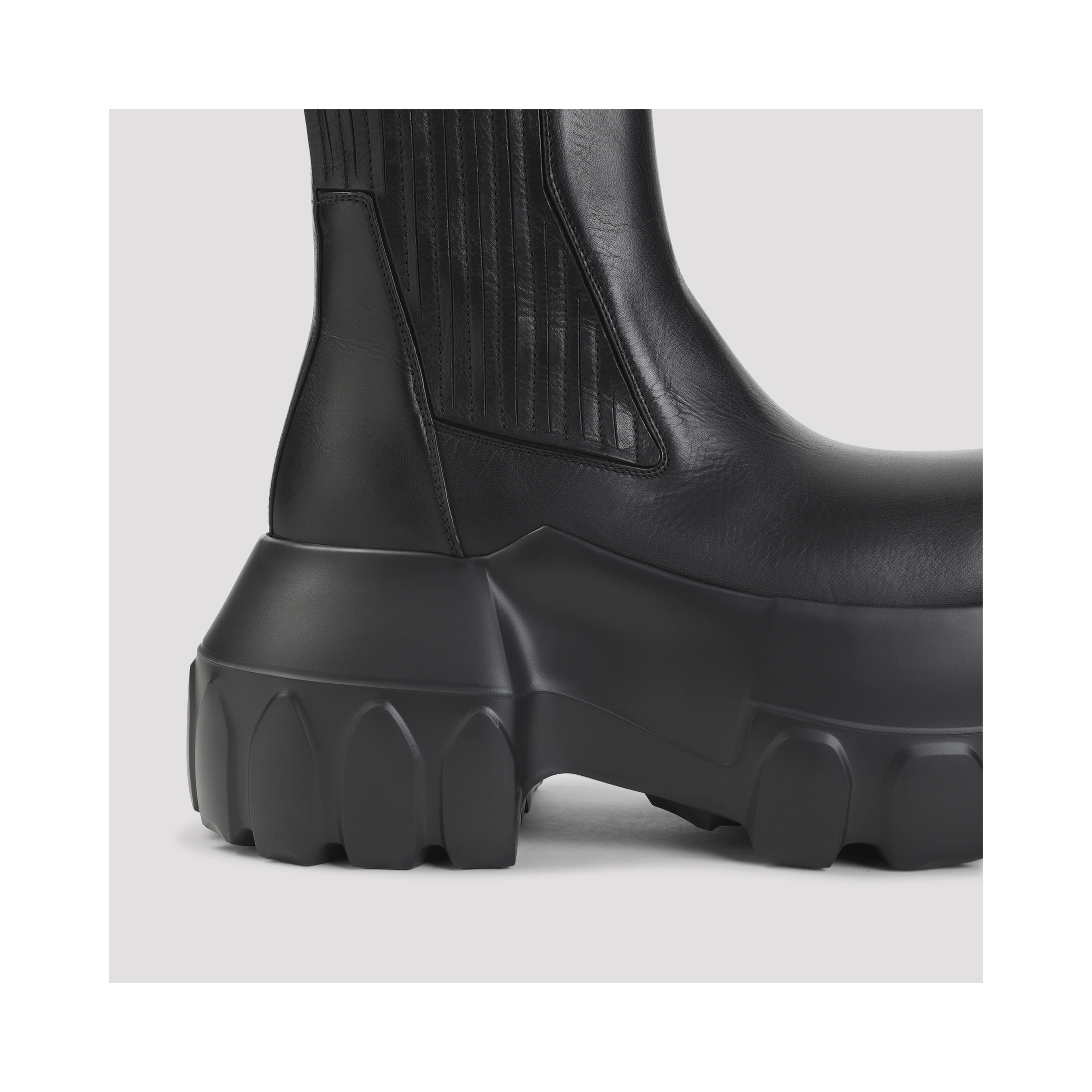 BEATLE MEGA TRACTOR BOOT