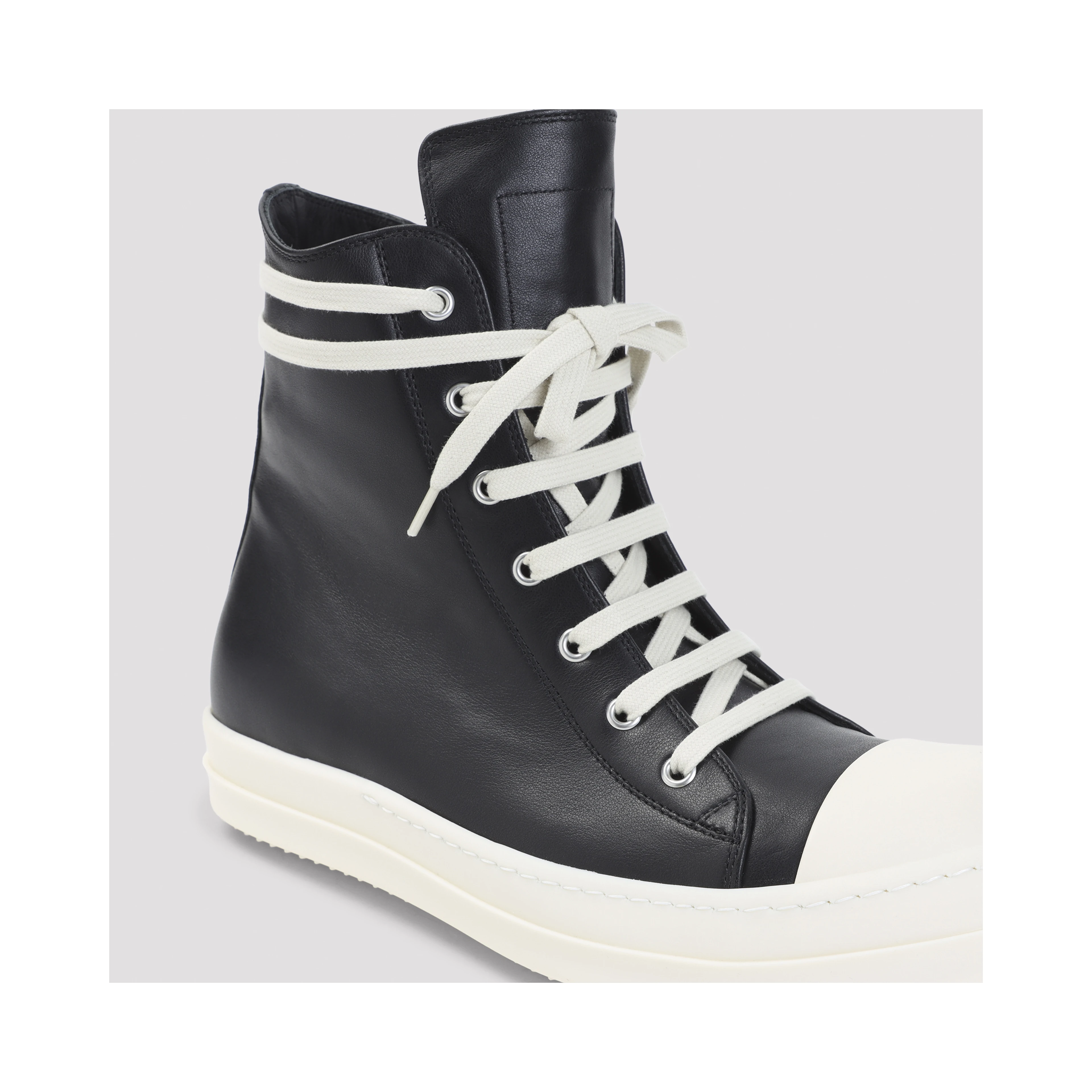 SNEAKS