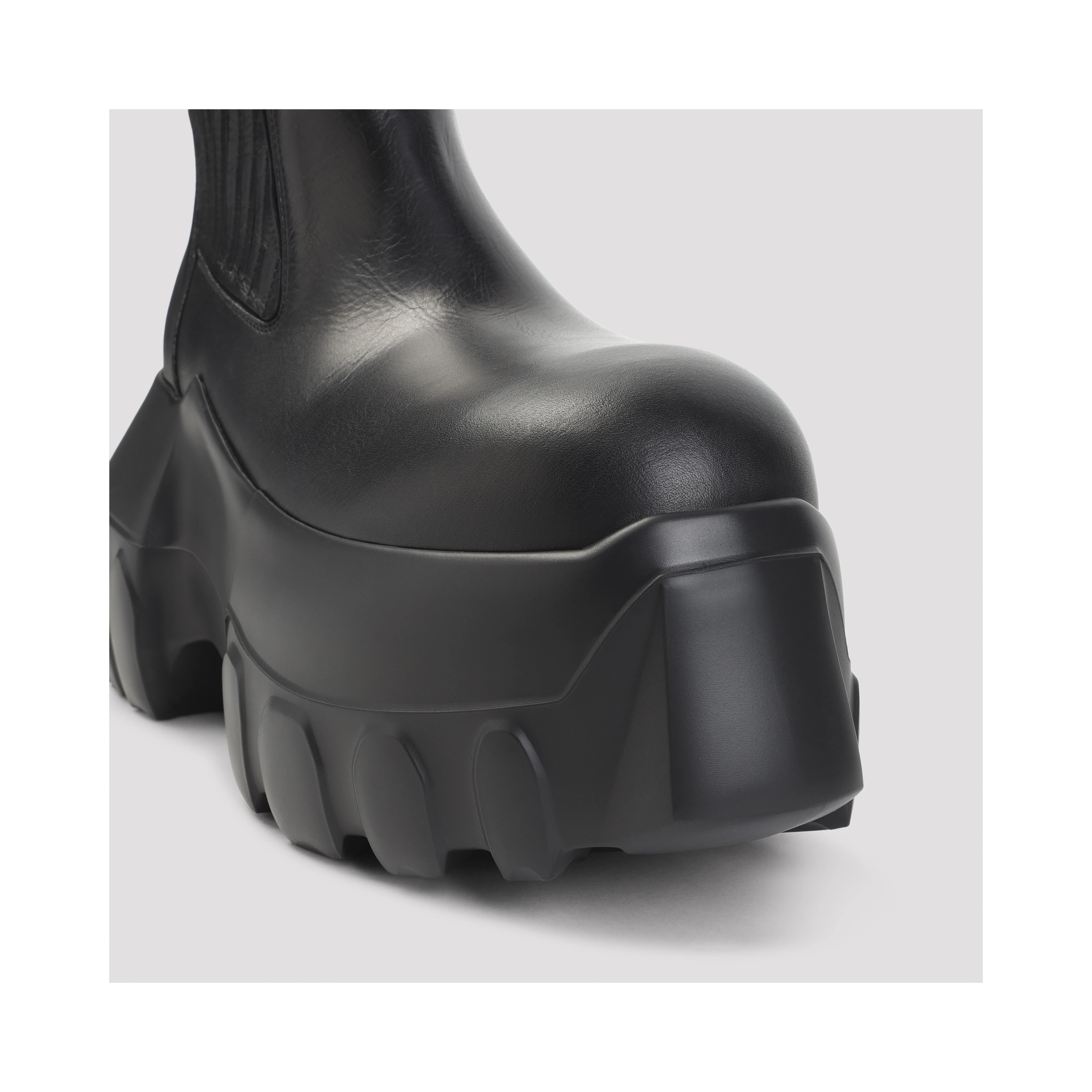 BEATLE MEGA TRACTOR BOOT