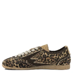 Sneakers & Slip-On