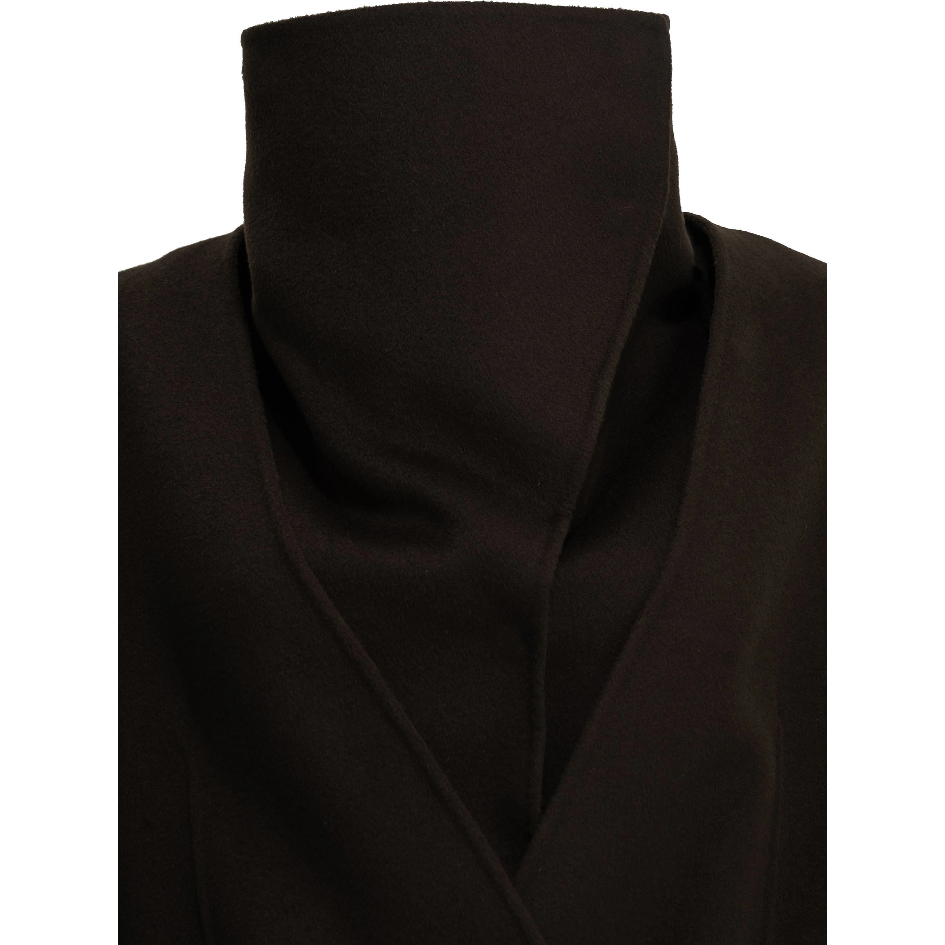 Short virgin wool coat