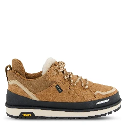 حذاء رياضي بني من UGG