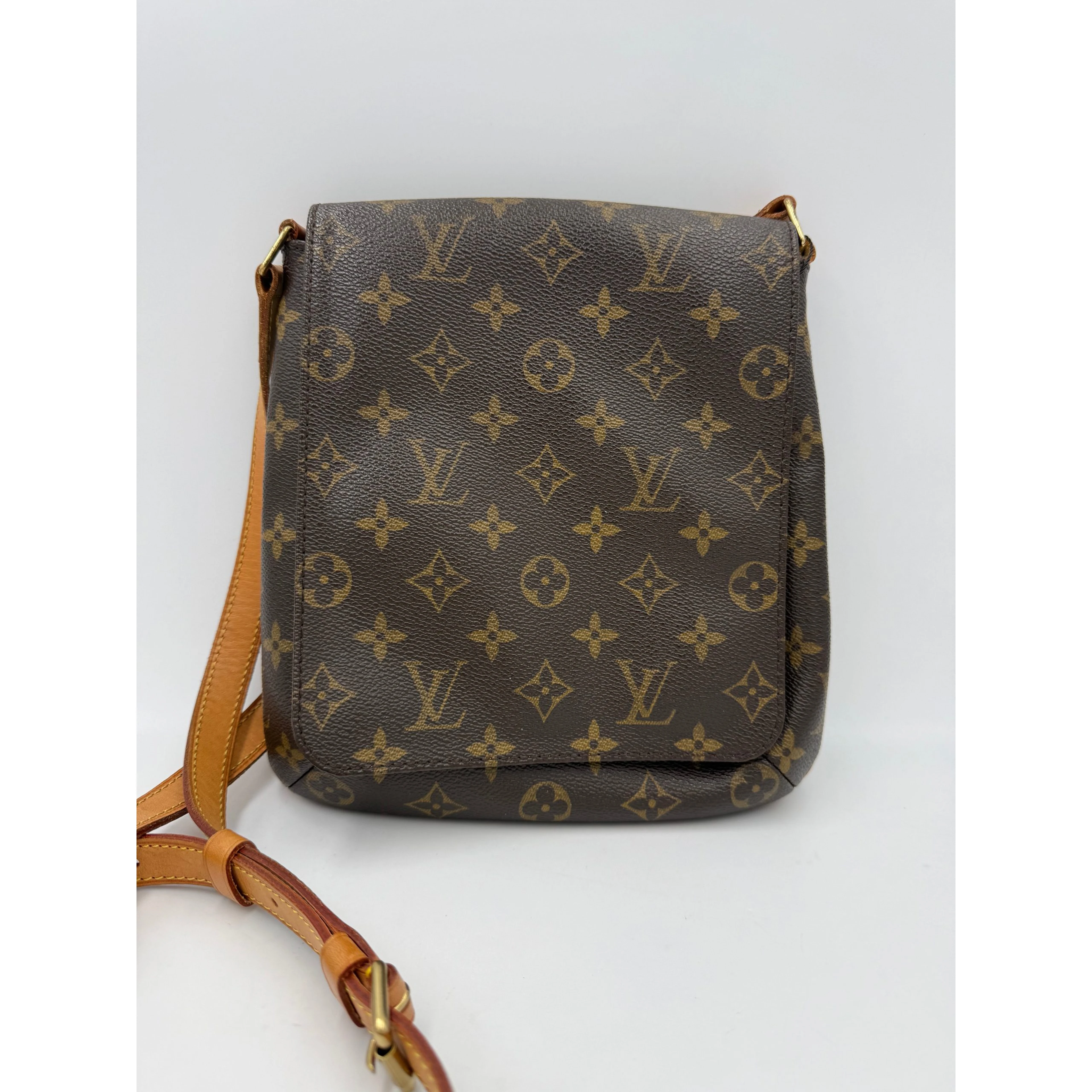 LOUIS VUITTON MUSETTE Monogram Handbag