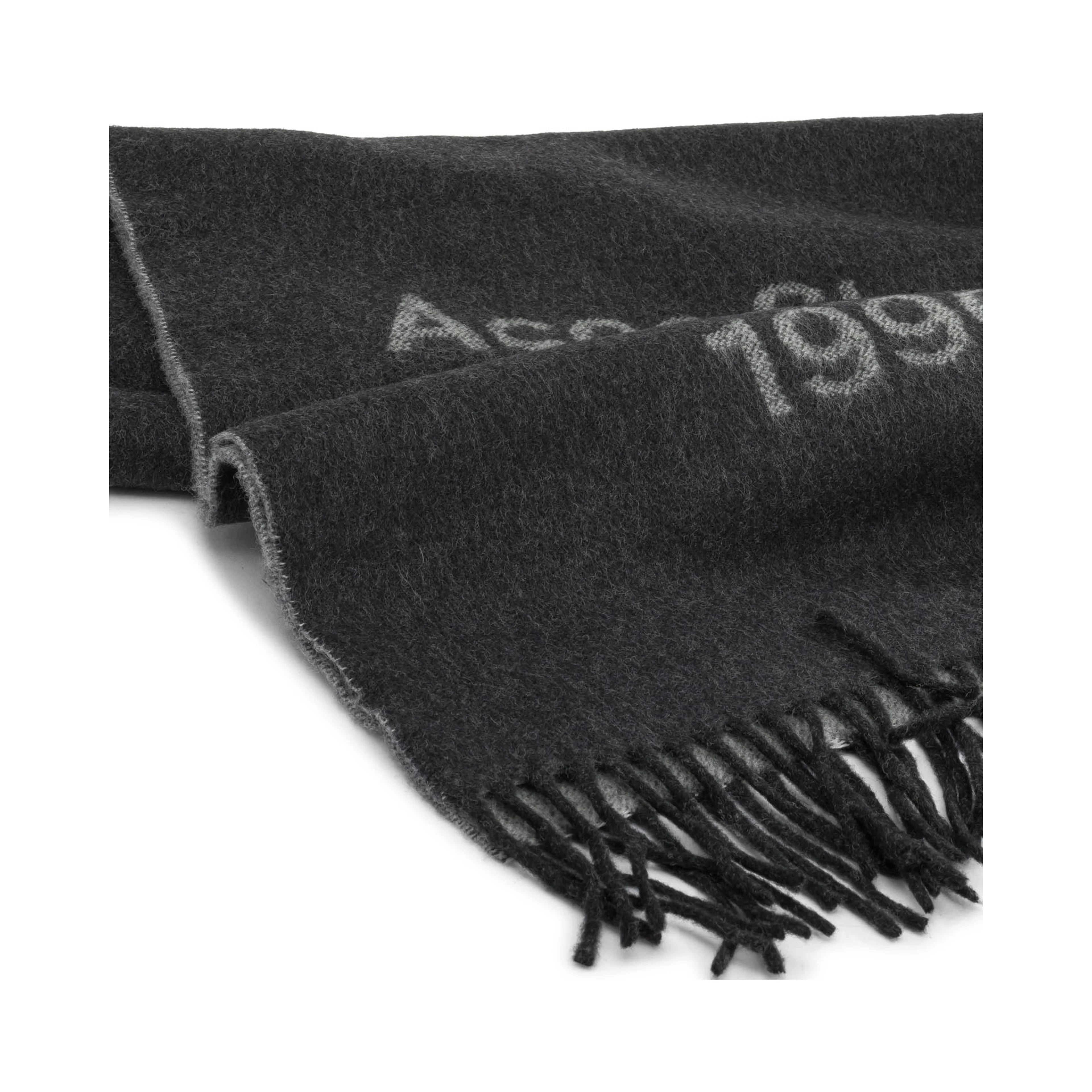 Scarves & Silk scarves