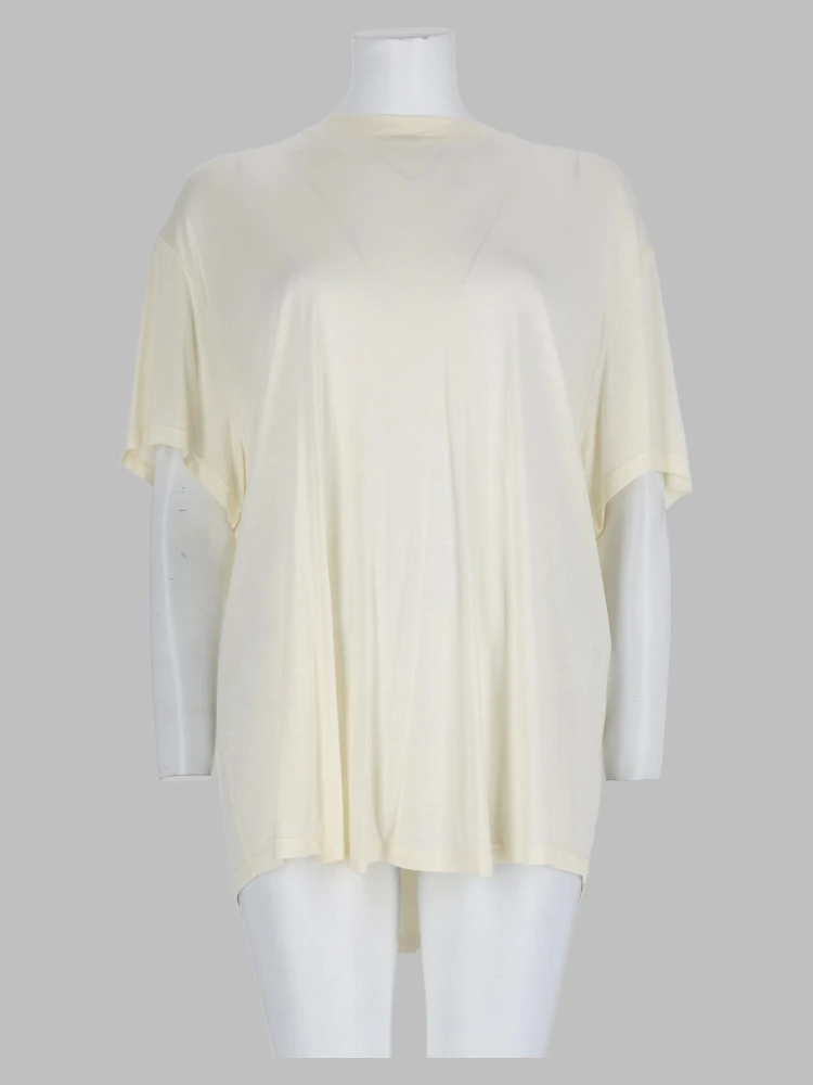 buttons t-shirt