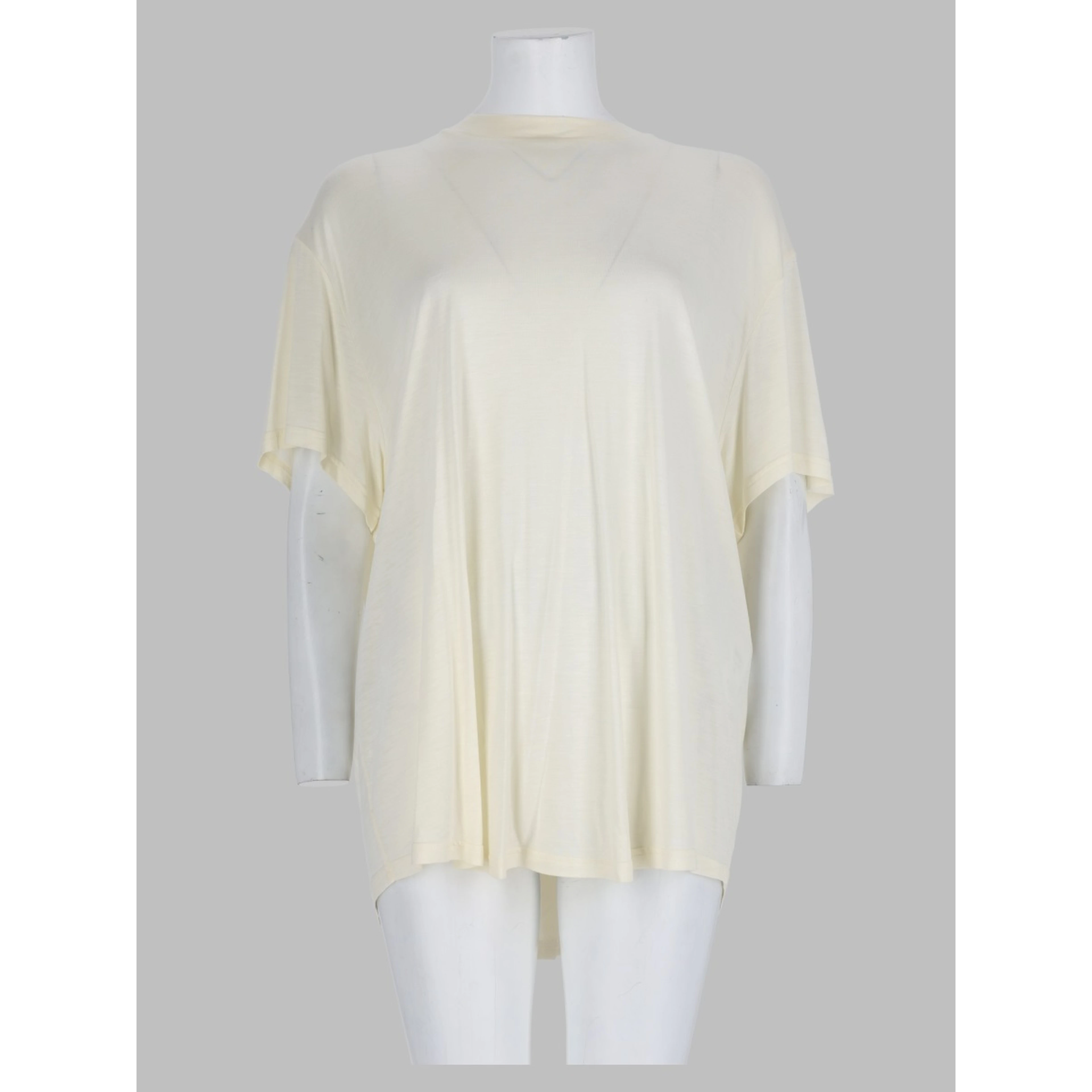 buttons t-shirt