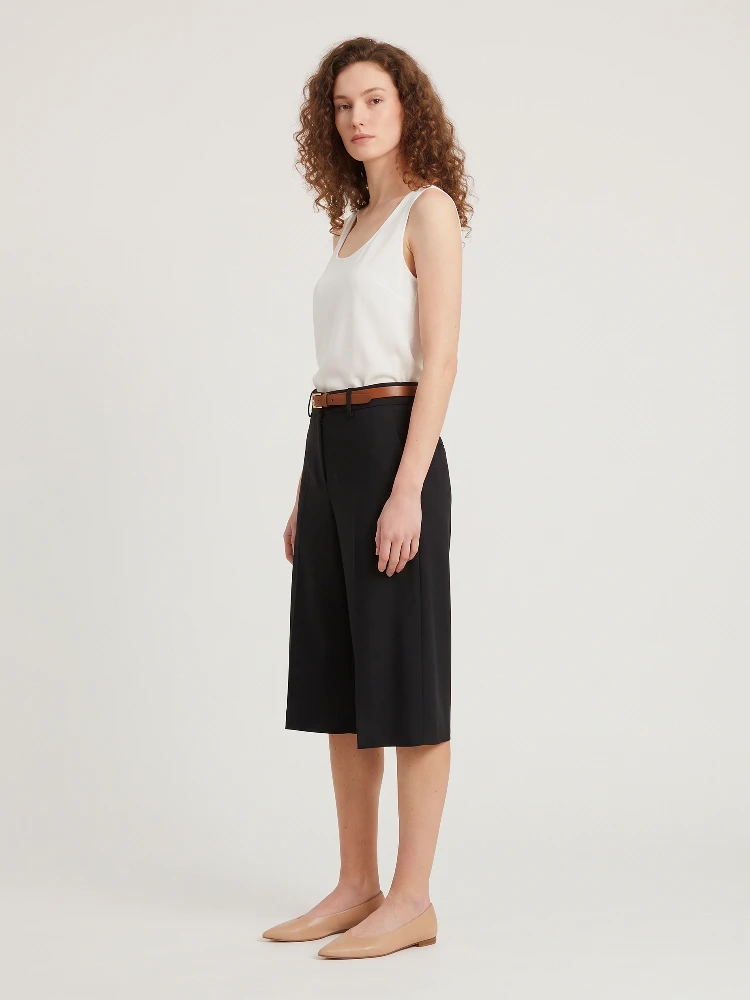 Black stretch canvas bermuda shorts alternative