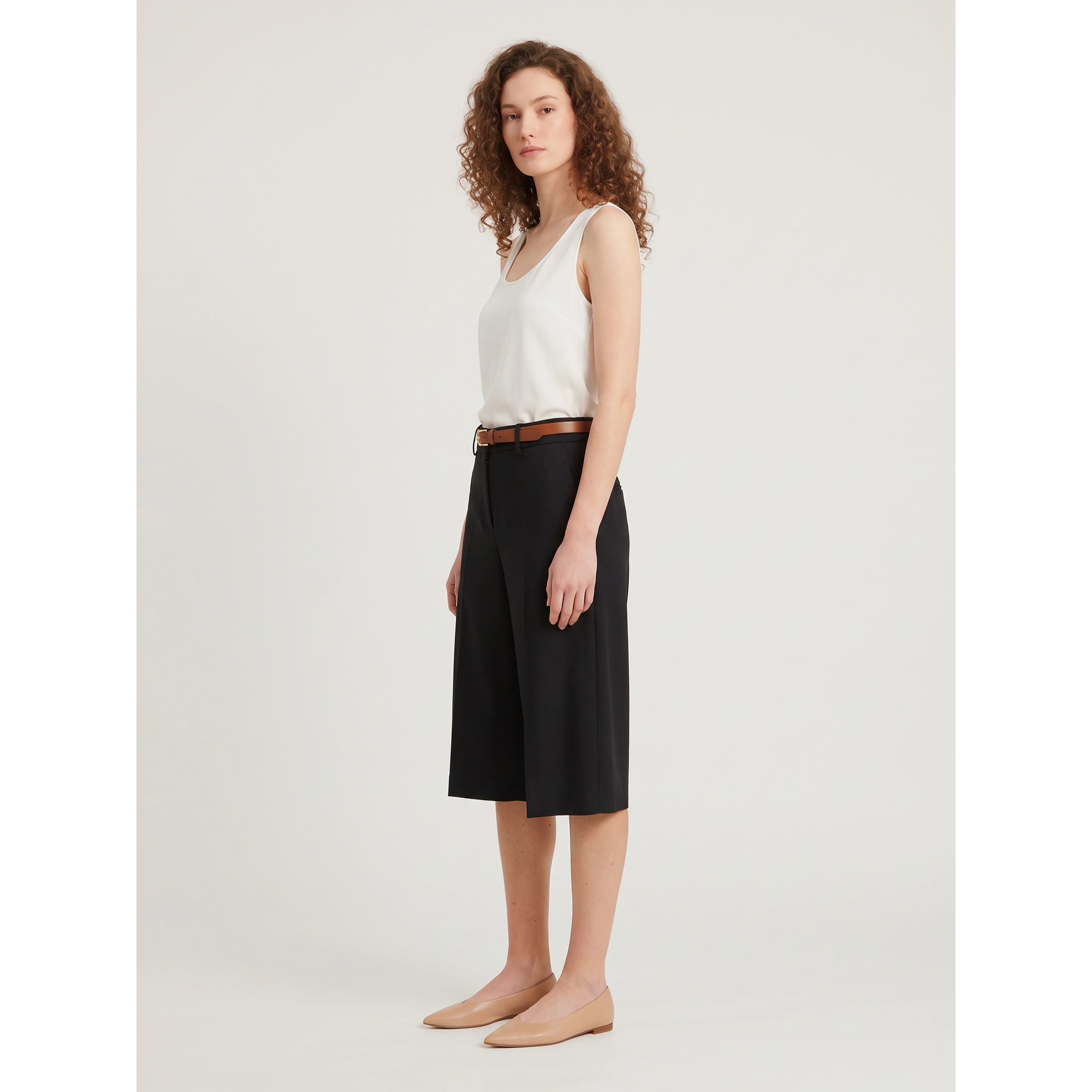 Black stretch canvas bermuda shorts
