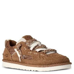 أحذية رياضية من UGG