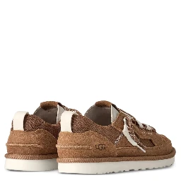 أحذية رياضية من UGG
