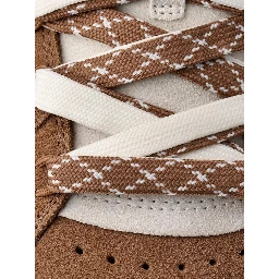 أحذية رياضية من UGG