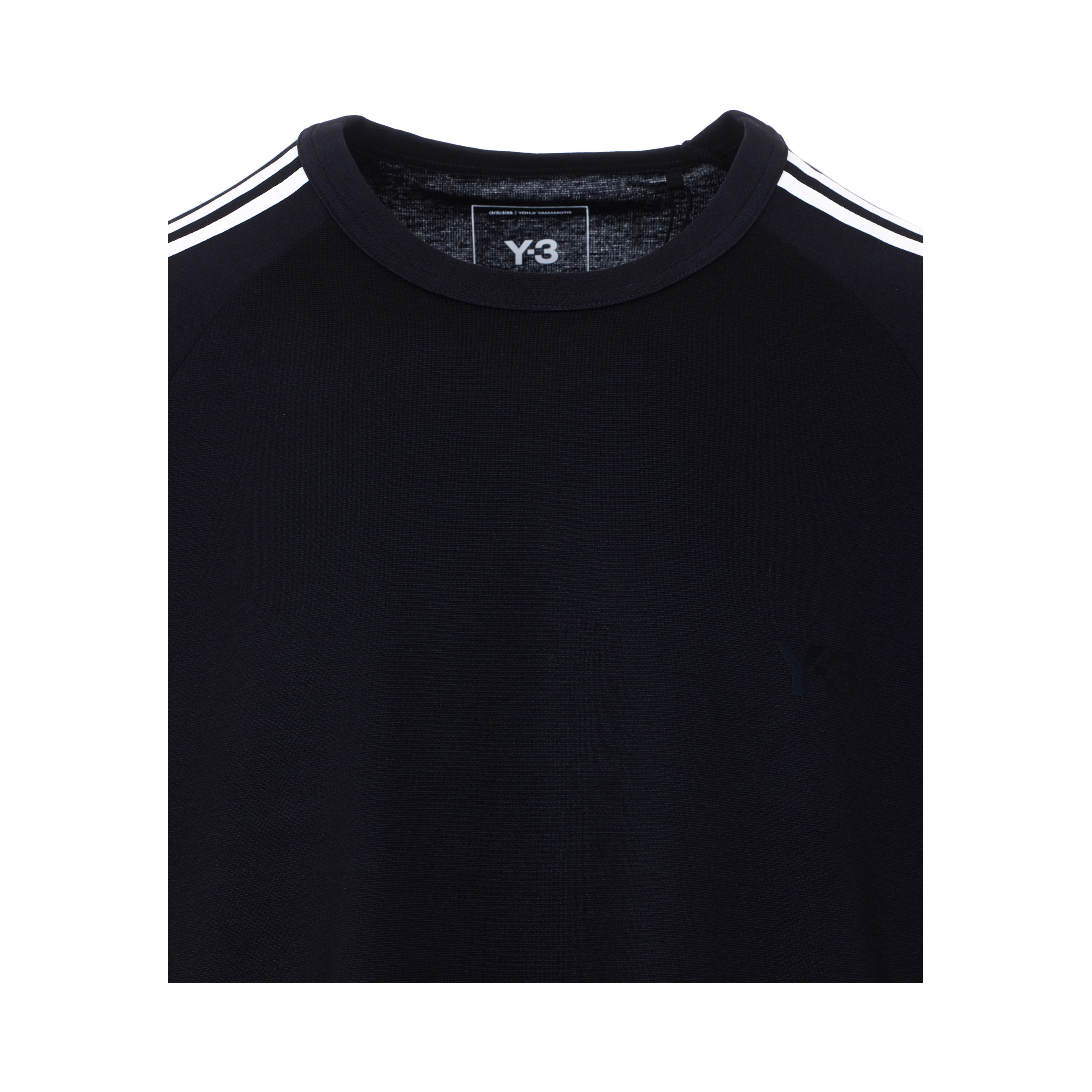 تيشيرتات وبولو سوداء من Y-3