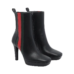 GUCCI Flat shoes Black