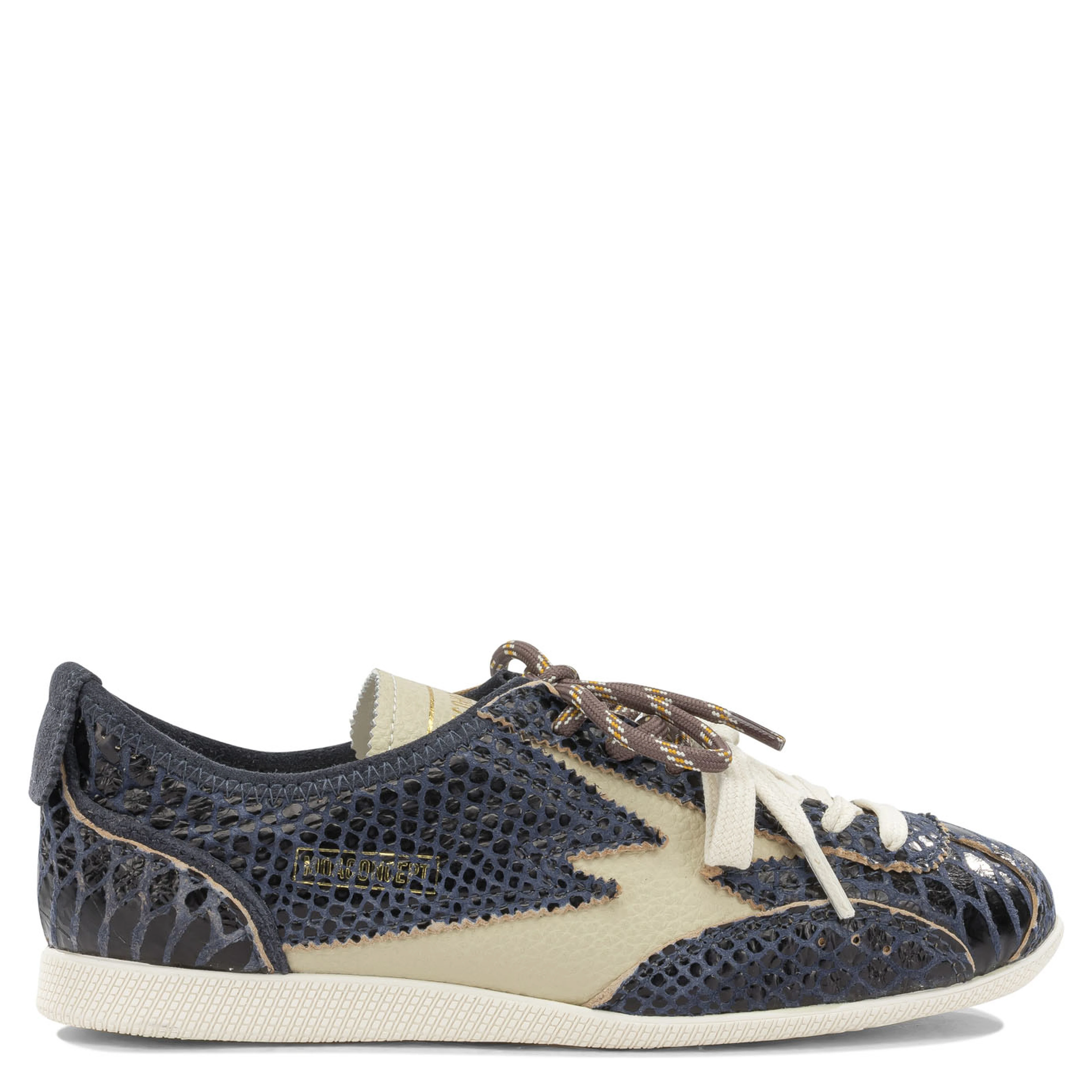 Sneakers & Slip-On