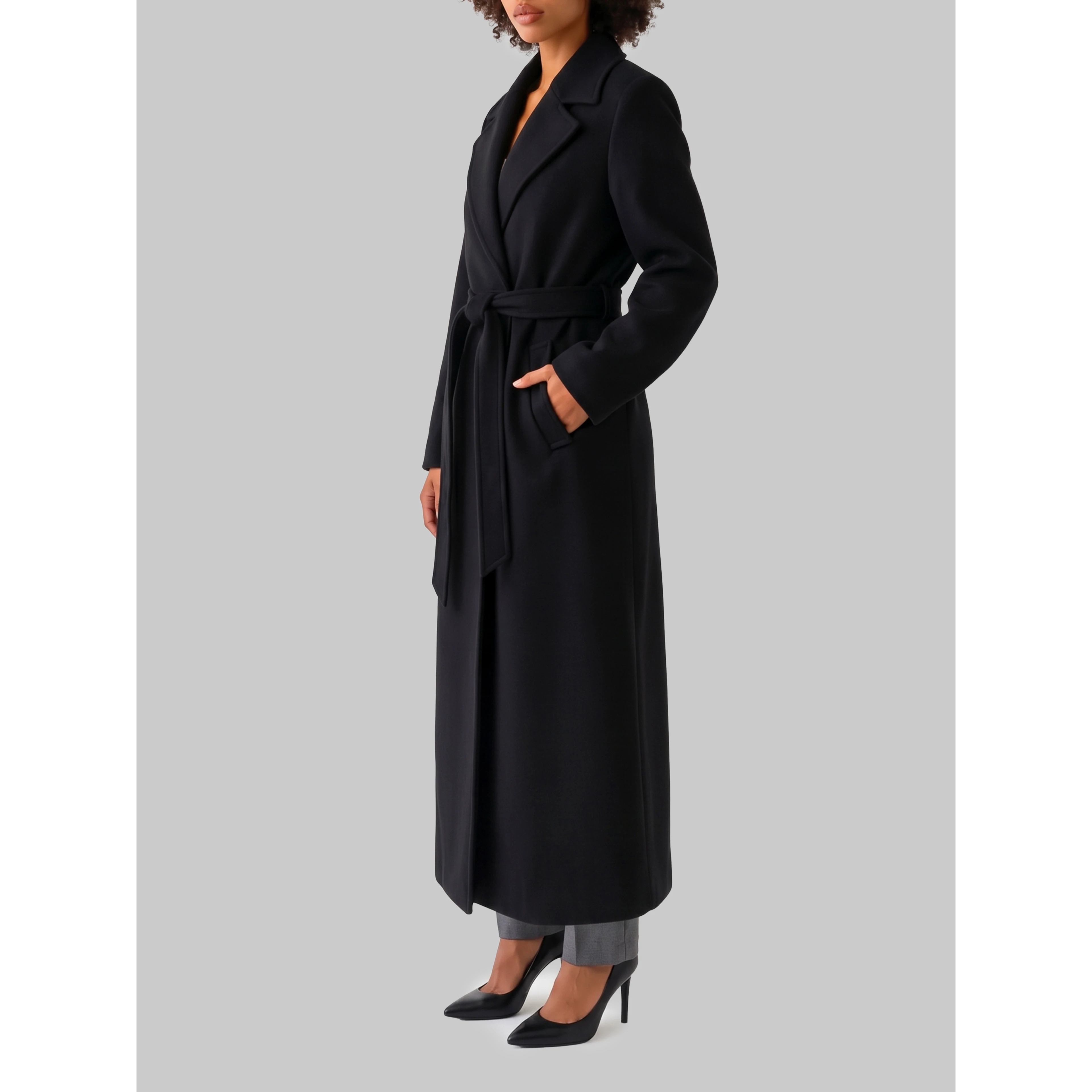 Wool coat with a belt in virgin wool