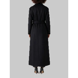 Wool coat with a belt in virgin wool
