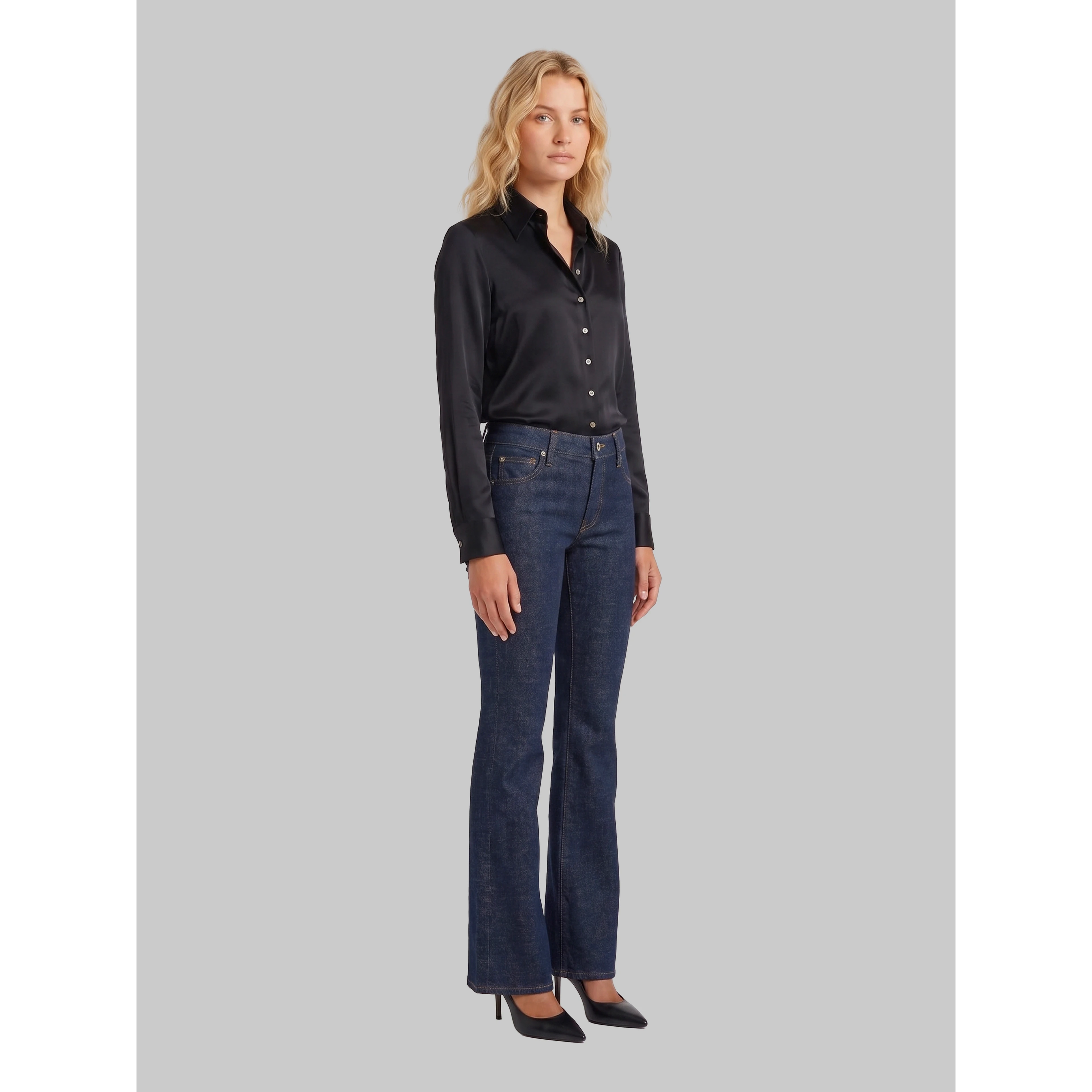 Comfortable low-rise jeans