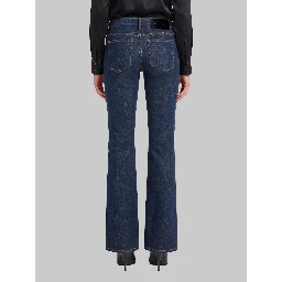 Comfortable low-rise jeans