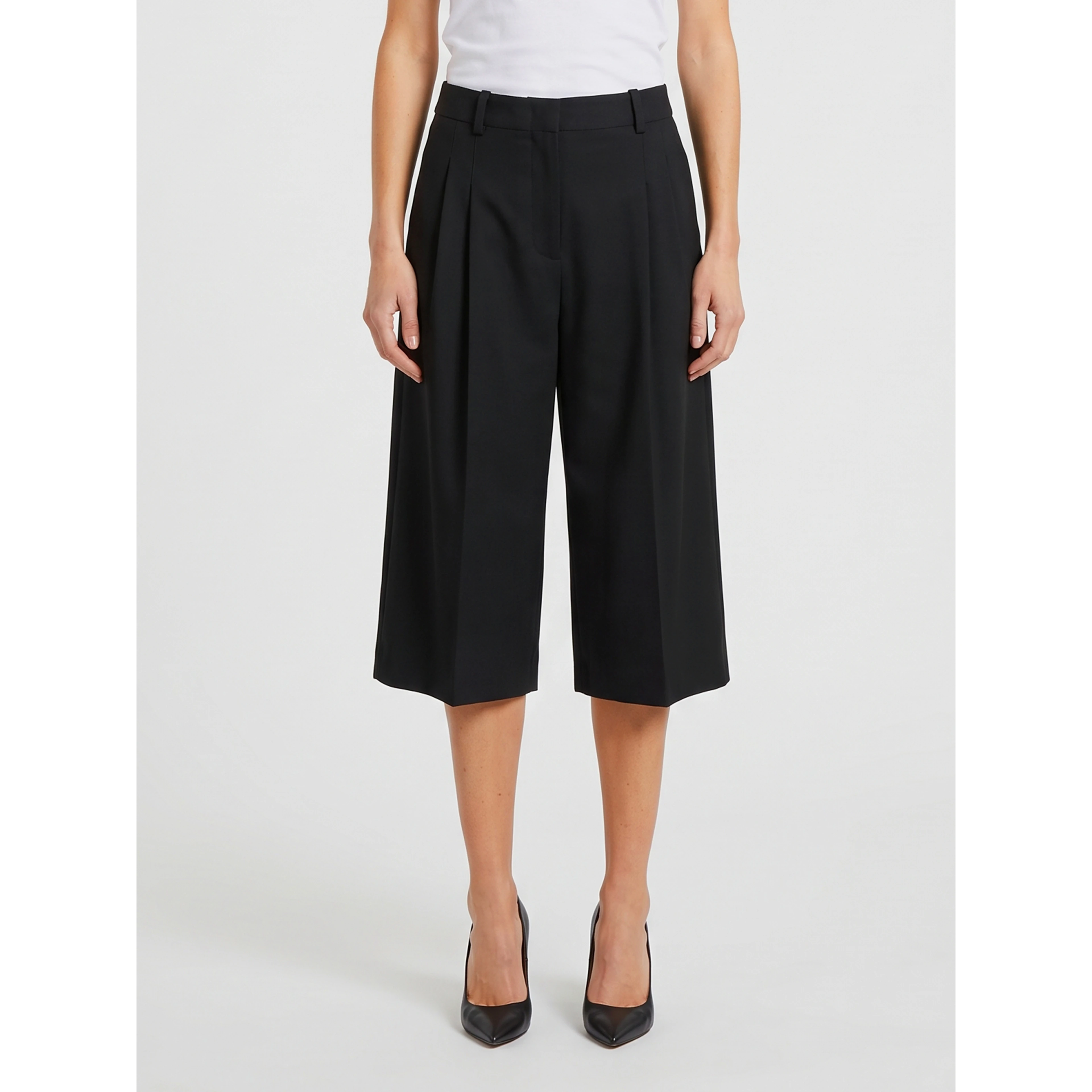 Black Gio pleated bermuda shorts