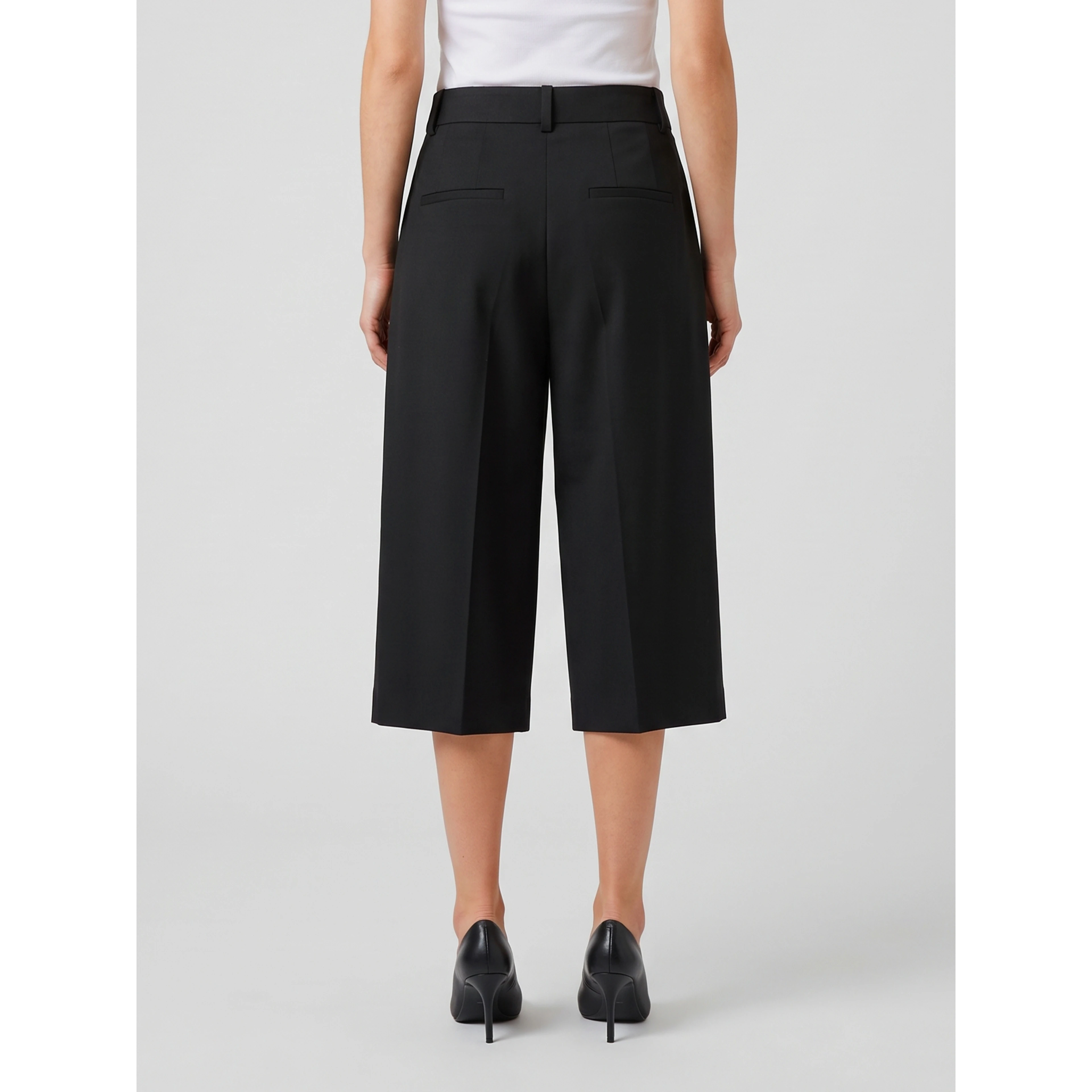 Black Gio pleated bermuda shorts