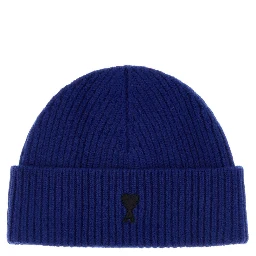QUOTA-BEANIEWITHCONTRASTEDAMIDECOEUR