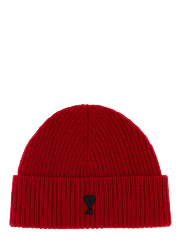 QUOTA-BEANIEWITHCONTRASTEDAMIDECOEUR