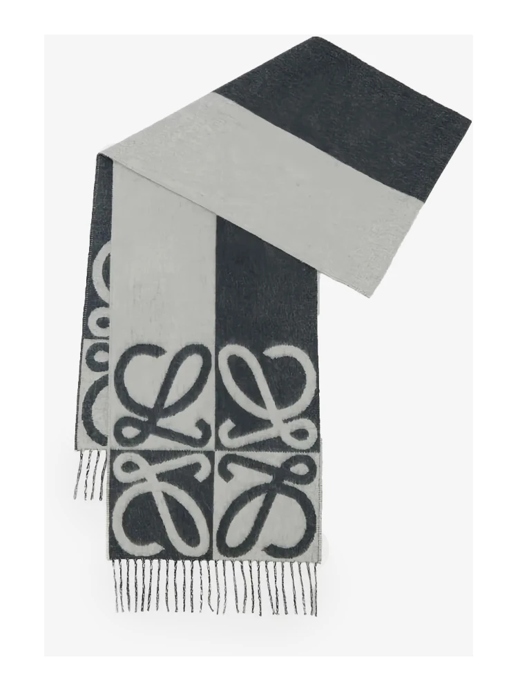 Wool and cashmere scarf