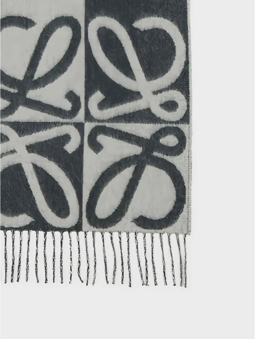 Wool and cashmere scarf