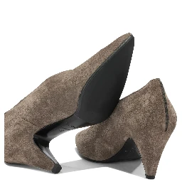 Heeled shoes