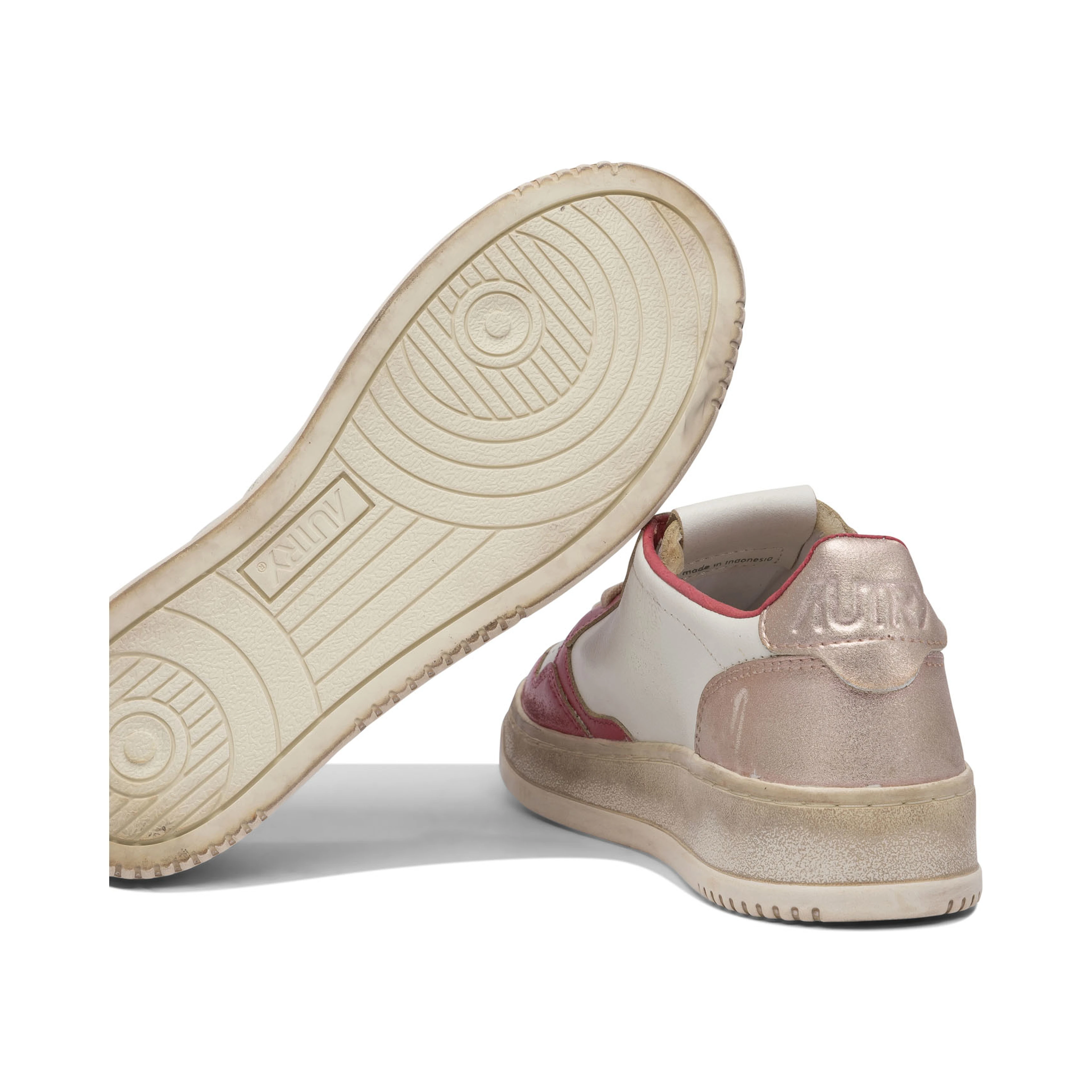 "Medalist Low Super Vintage" Low Top Sneakers