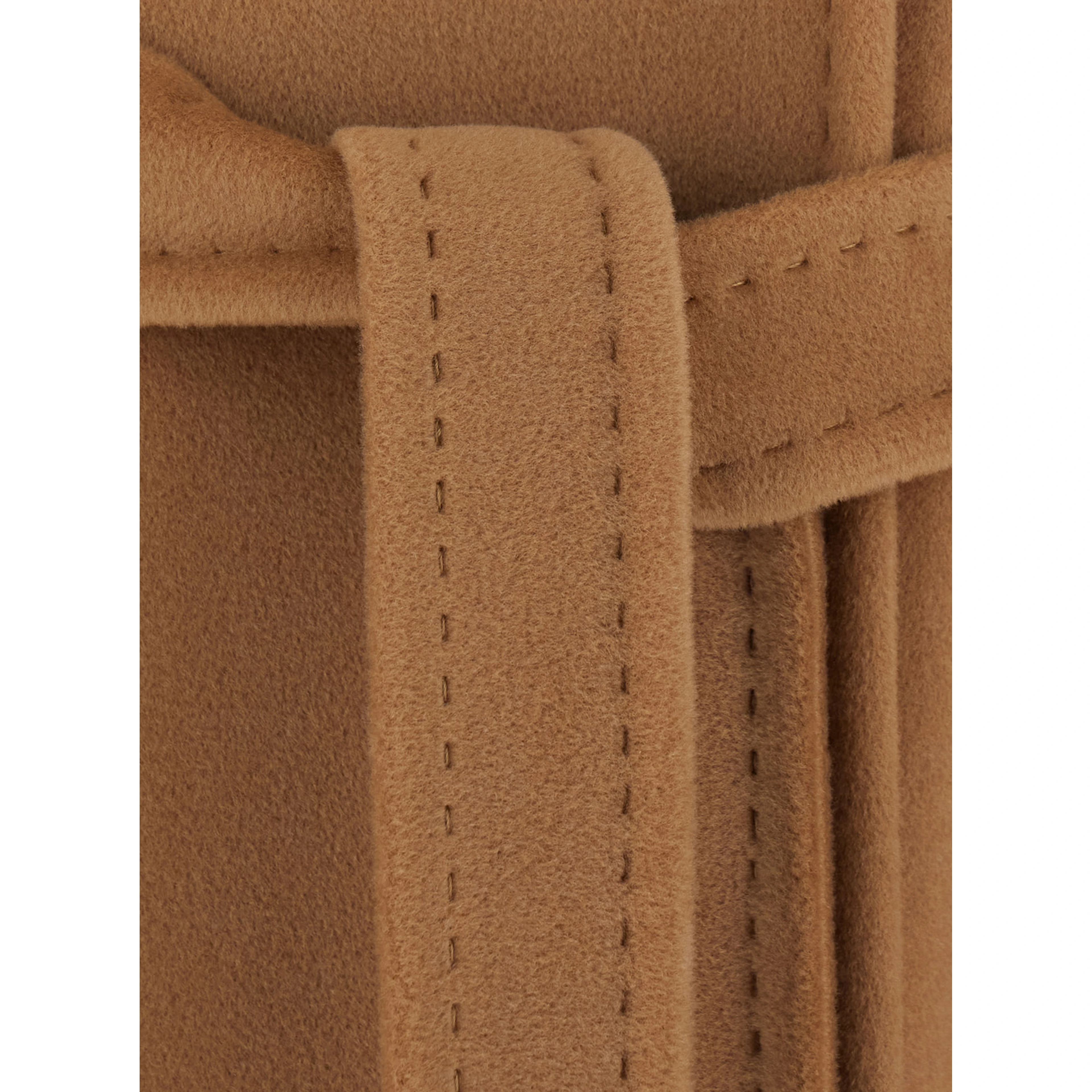 Beige coat with notched revers and long sleeves in Tech Fabric. Color beige. Woman.