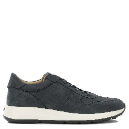 Sneakers & Slip-On