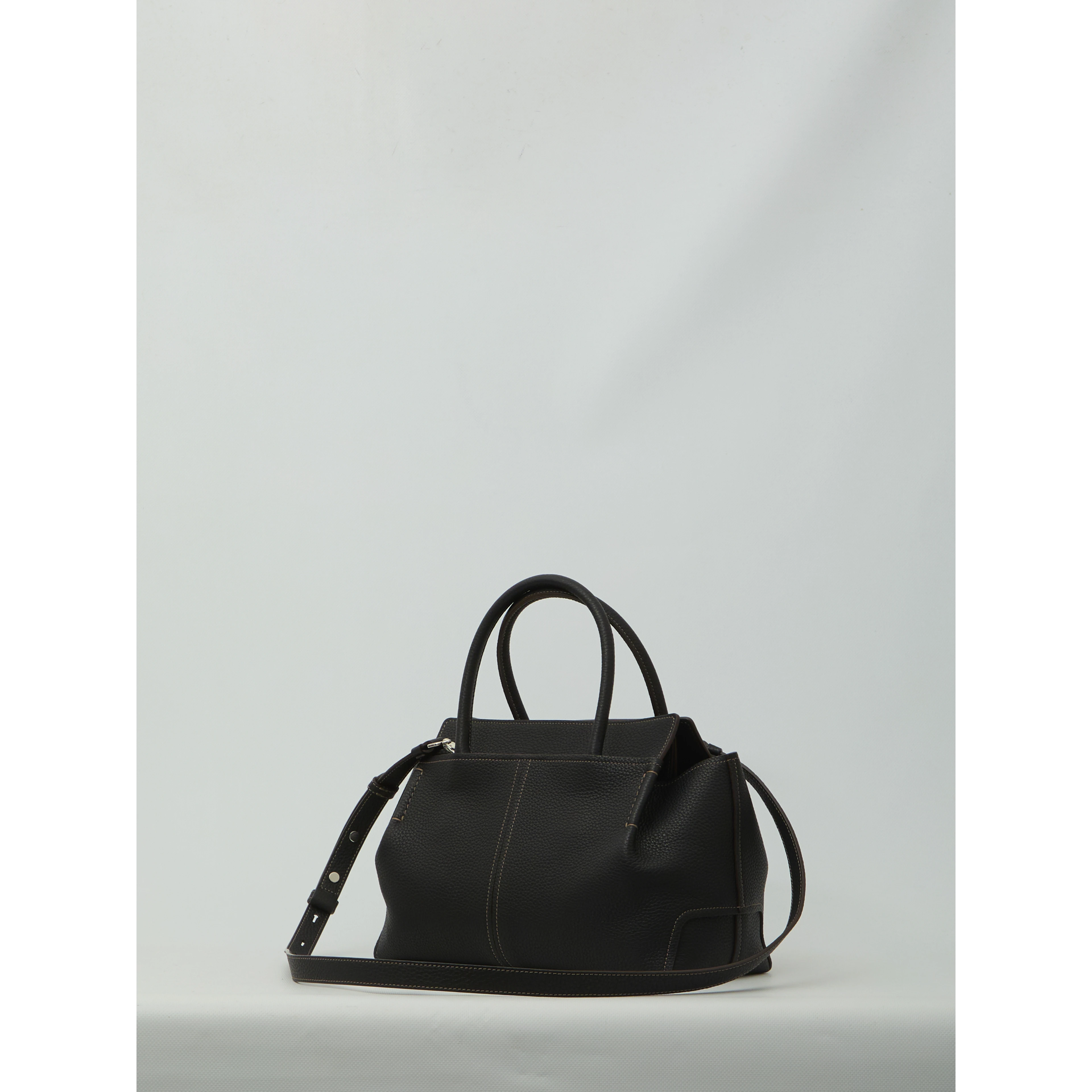 Small hammered leather shopping bag