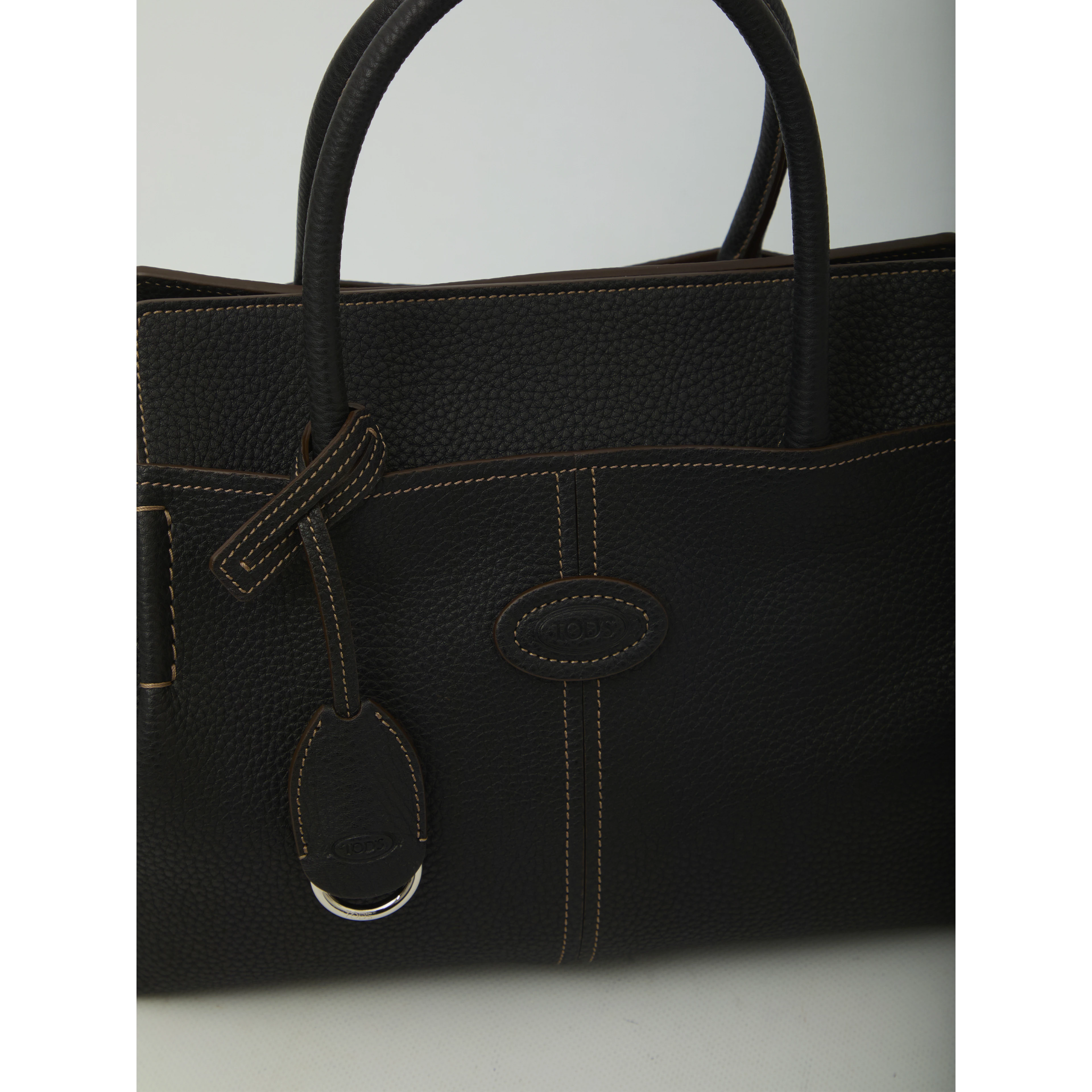 Small hammered leather shopping bag